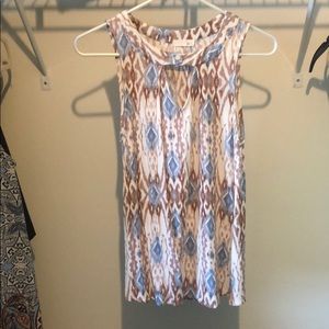 Keyhole sleeveless top